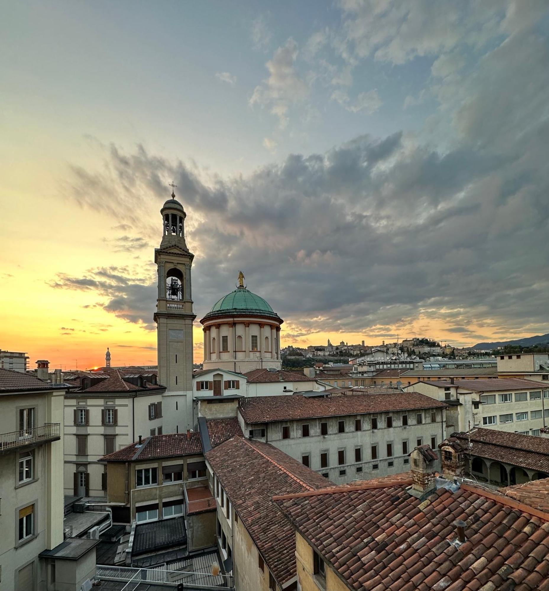 Апартаменти San Francesco Skyline Бергамо Екстер'єр фото
